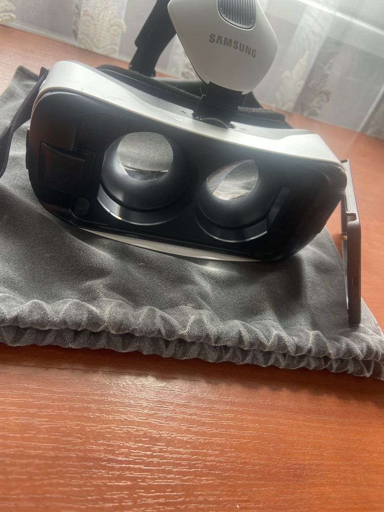 Очки виртуальной реальности Samsung Gear VR 2 для Galaxy S6