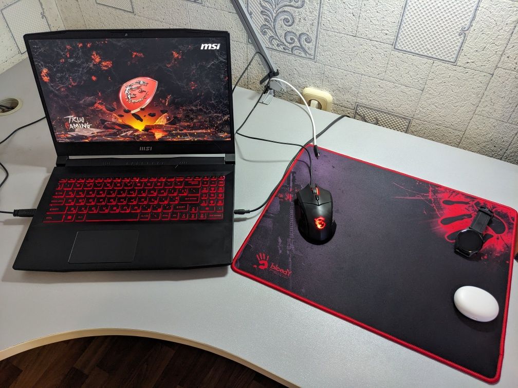 Ноутбук MSI, игровой, новый, комплект.