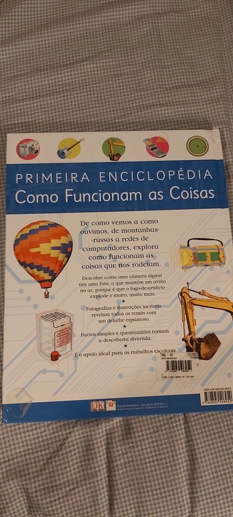 Livro "A Primeira Enciclopédia: Como Funcionam as Coisas" (Estrear)