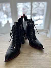 Стильні шкіряні чобітки р-р 37 ( весенние ботинки)