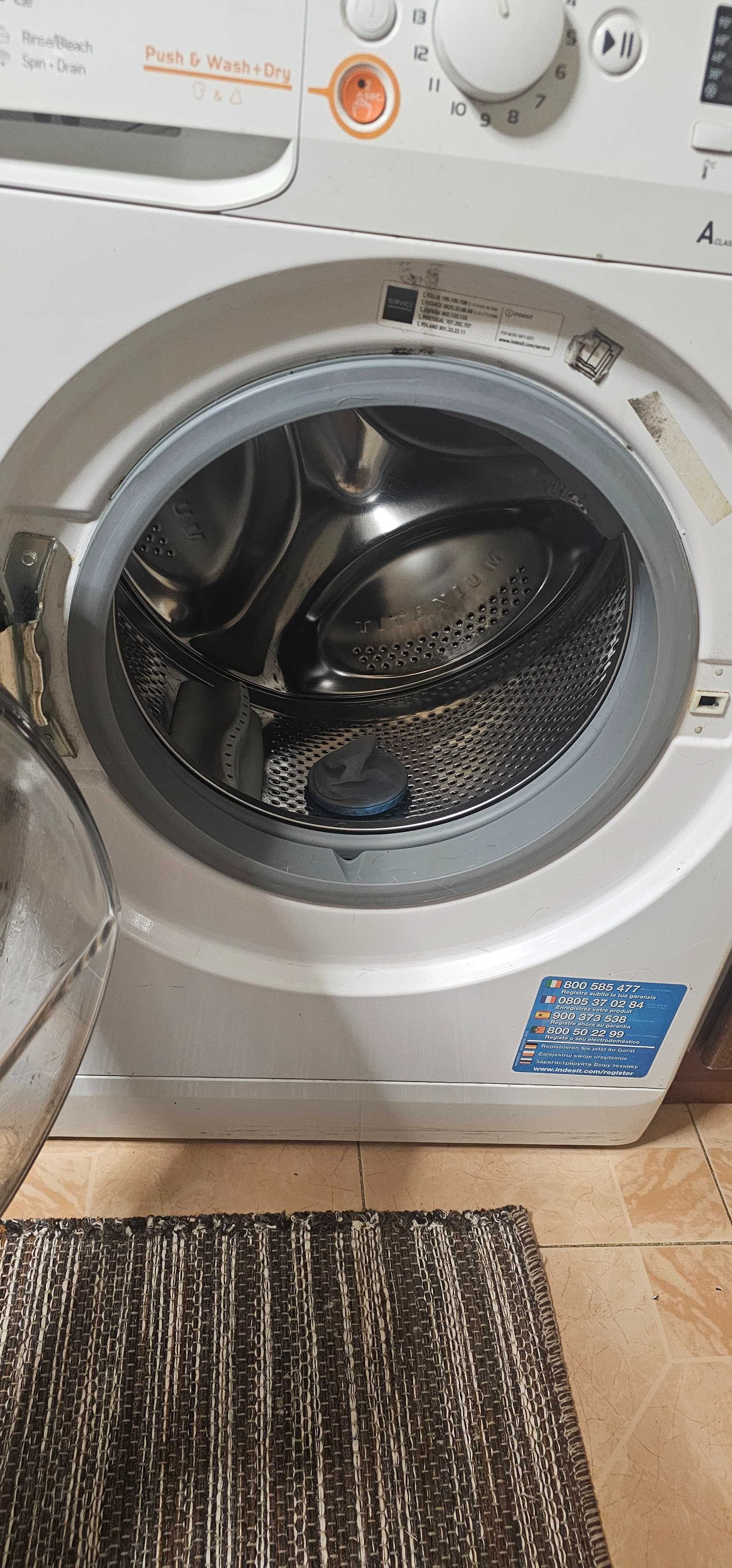 Maquina de lavar e secar INDESIT