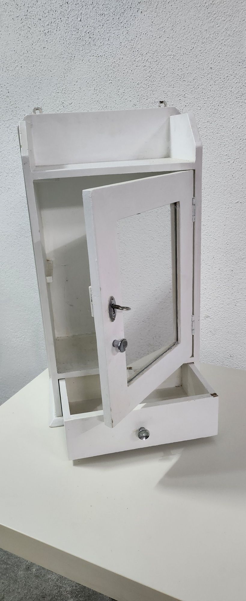 Movel WC branco antigo