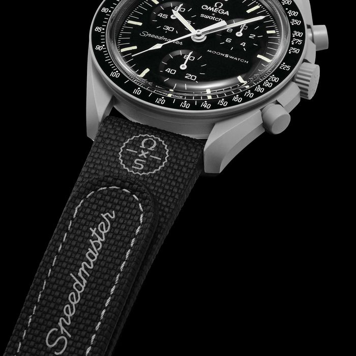 Omega x Swatch Moonswatch Mission to Earthphase