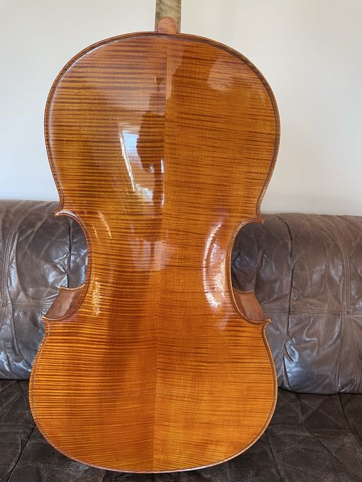 Sprzedam wiolonczelę lutniczą 4/4