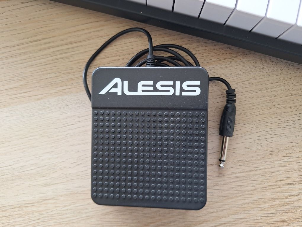 Teclado controlador midi Alesis V49