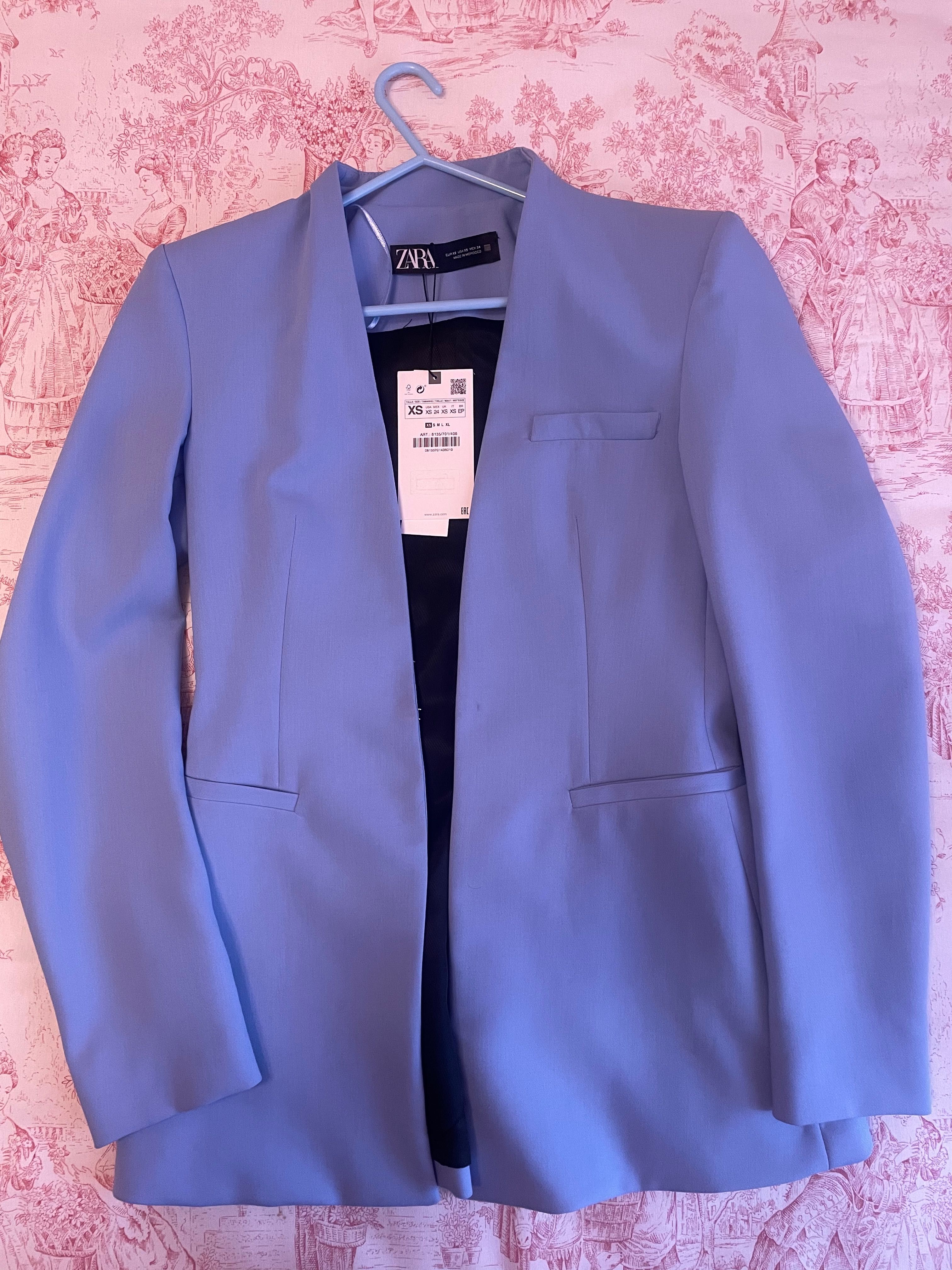 Blazer Zara azul claro
