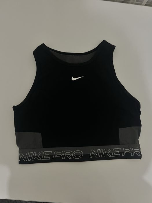 Топ Nike