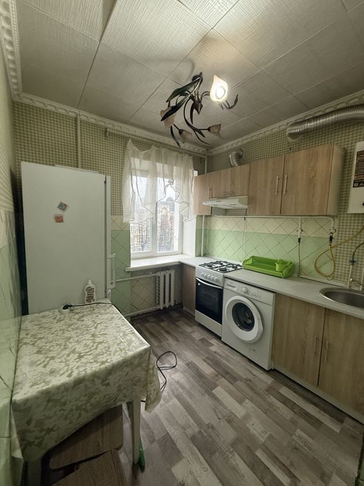 Продам однокімнатну центр міста