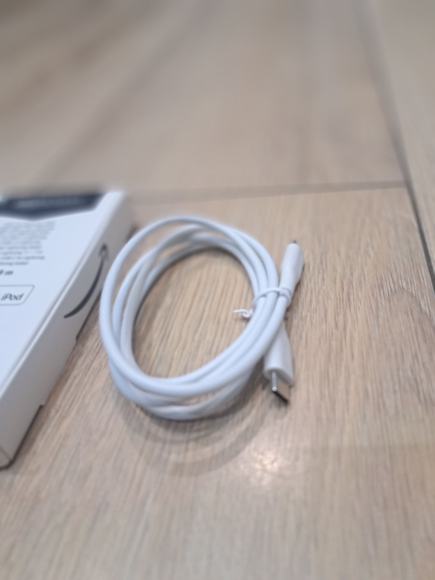 Kabel USB-C - Lightning Amazon Basics 0,9m - biały