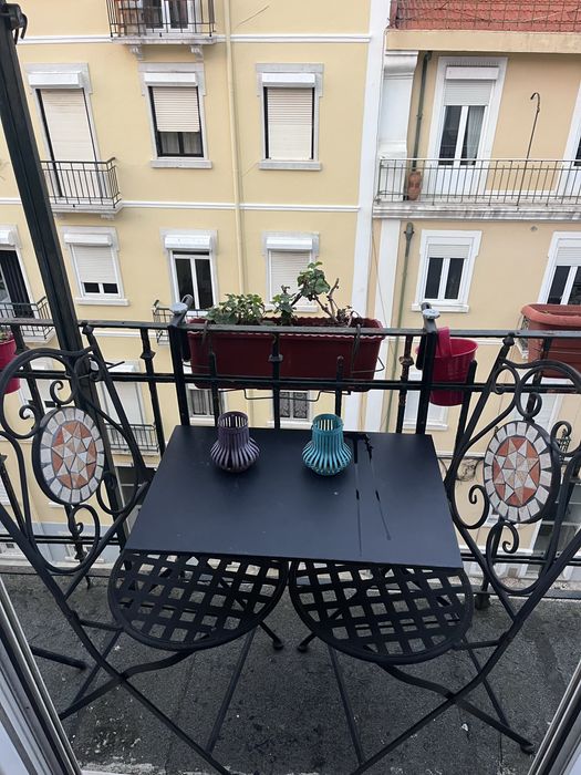 Mesa e Cadeiras de Varanda