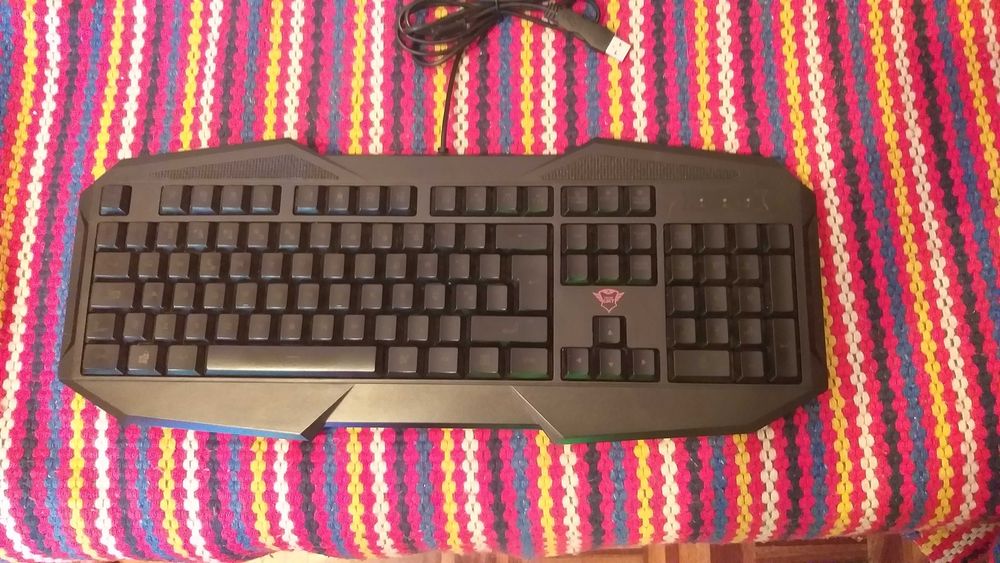 Conjunto Gaming Teclado, Rato, Tapete e Headphones