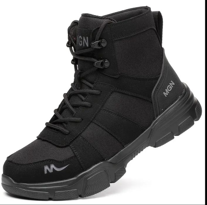 Защищенные ботинки для стройки походов
