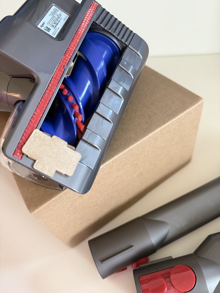 Dyson nowy zestaw mini elektroszczotka  hair screw tool i inne