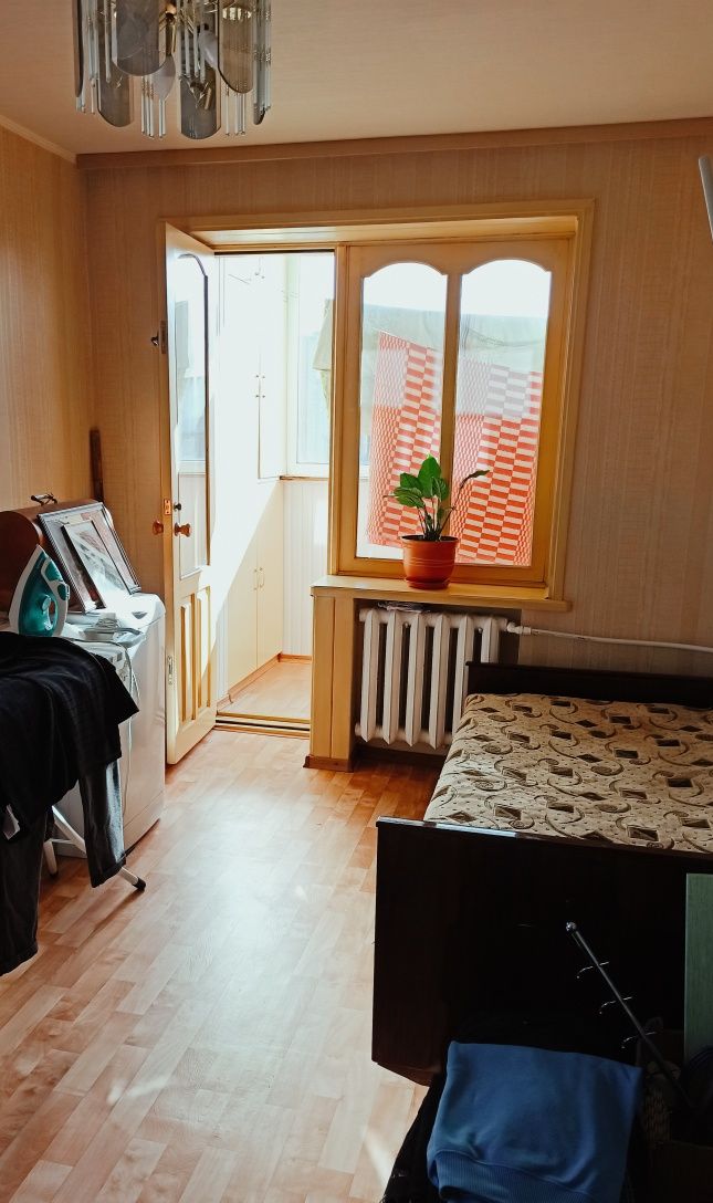 Продам 3 комнатную квартиру (кирпич) ж/м Приднепровск
