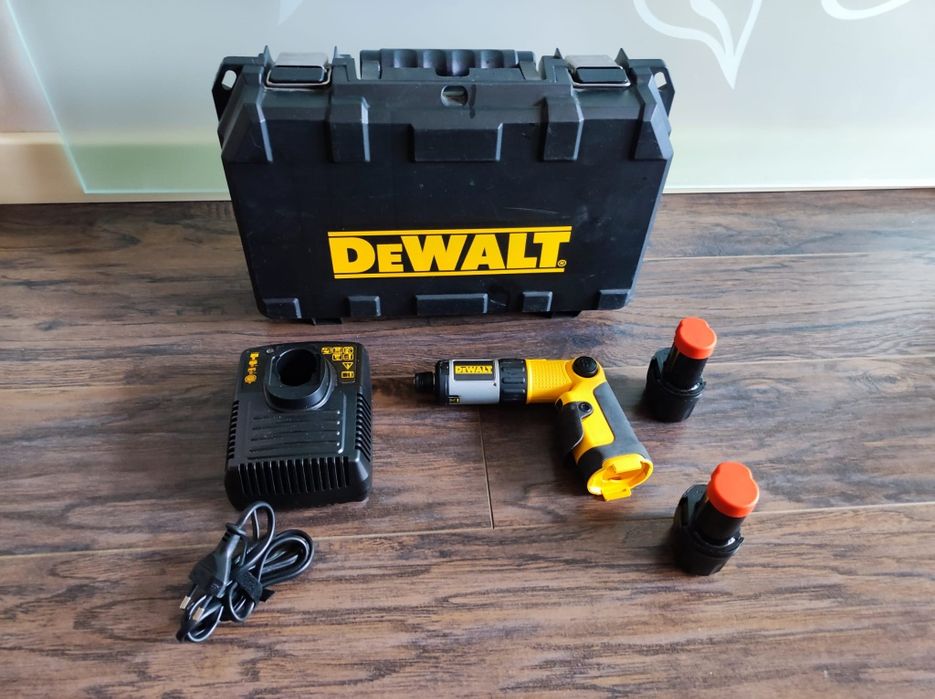 DeWalt DC 600 wkrętak akumulatorowy