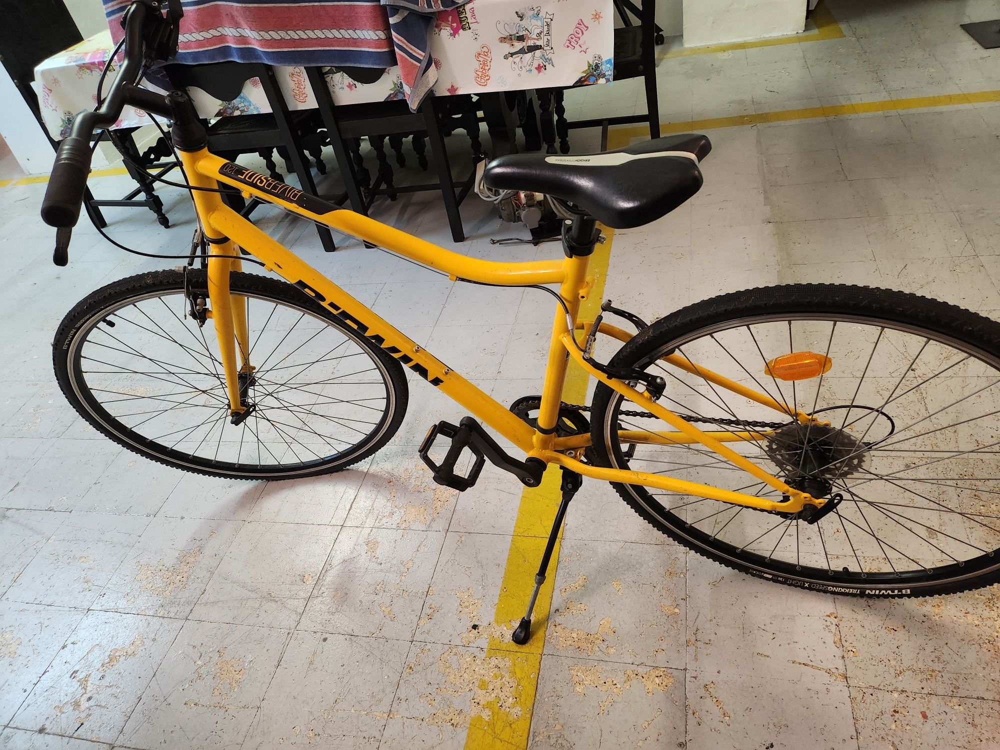 Venho bicicleta semi nova