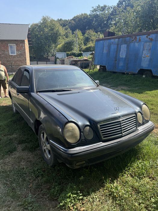 Mercedes W210 E-Class 320