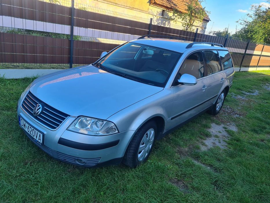 Volkswagen Passat Vw Passat b5fl 2004R 1,9 130 km highline hak grzana przednia szyba cli
