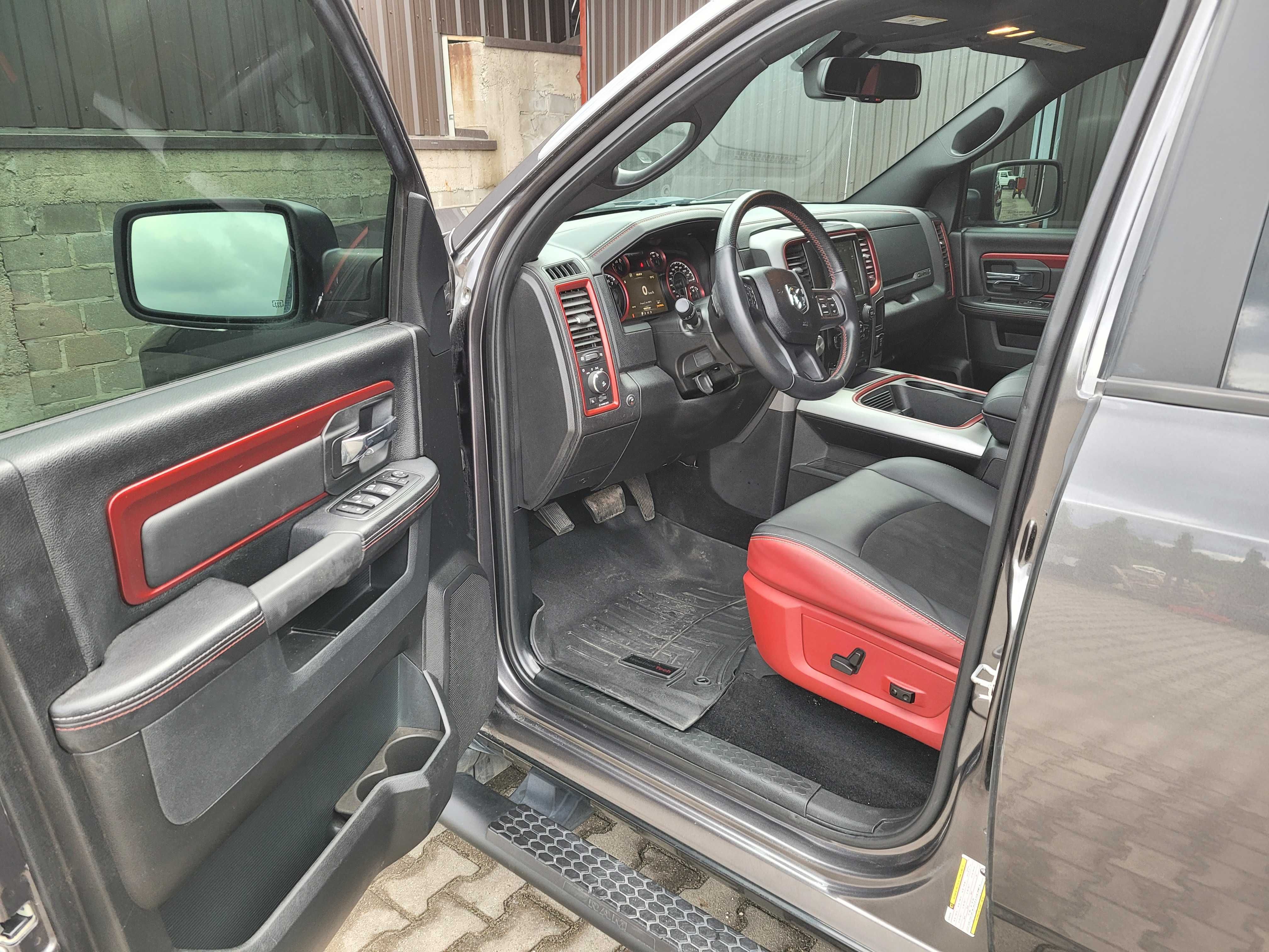 Ram 1500 Rebel 2017 5.7 HEMI 4x4 zabudowa paki