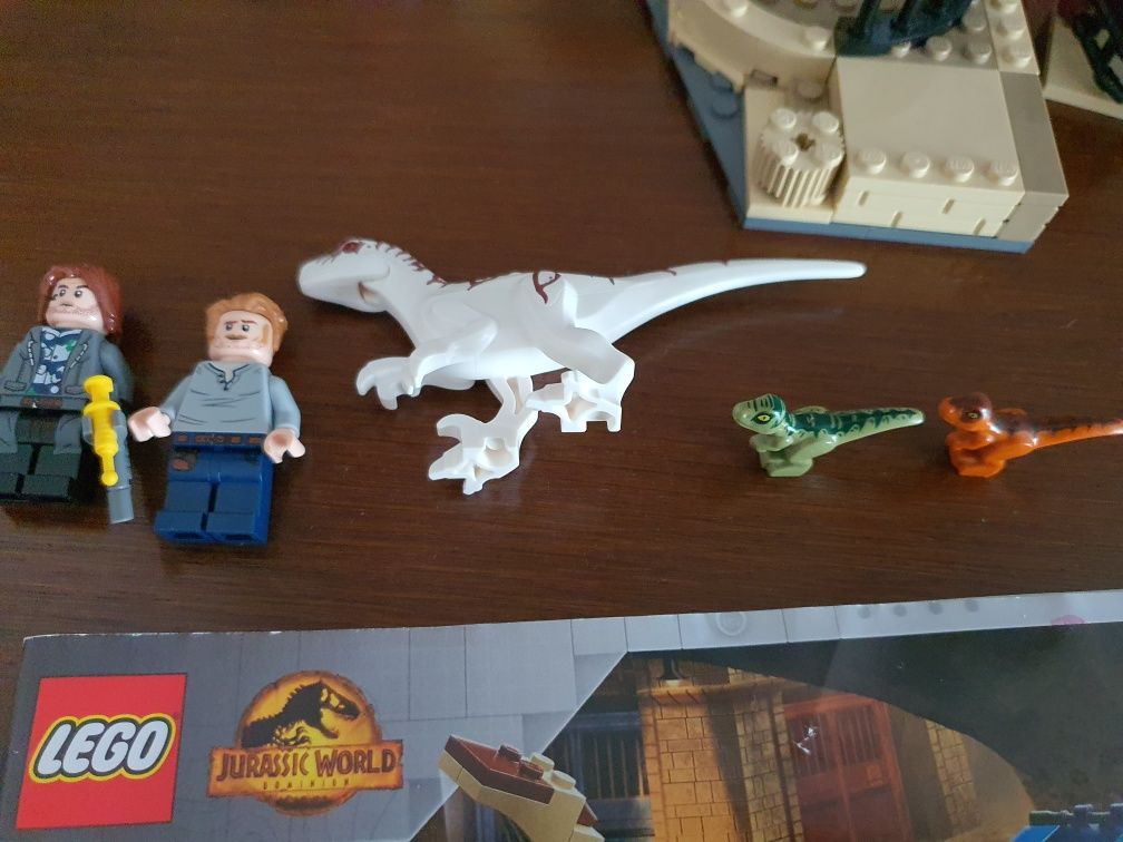 Klocki lego Jurassic World zestawy 76945 oraz 30390