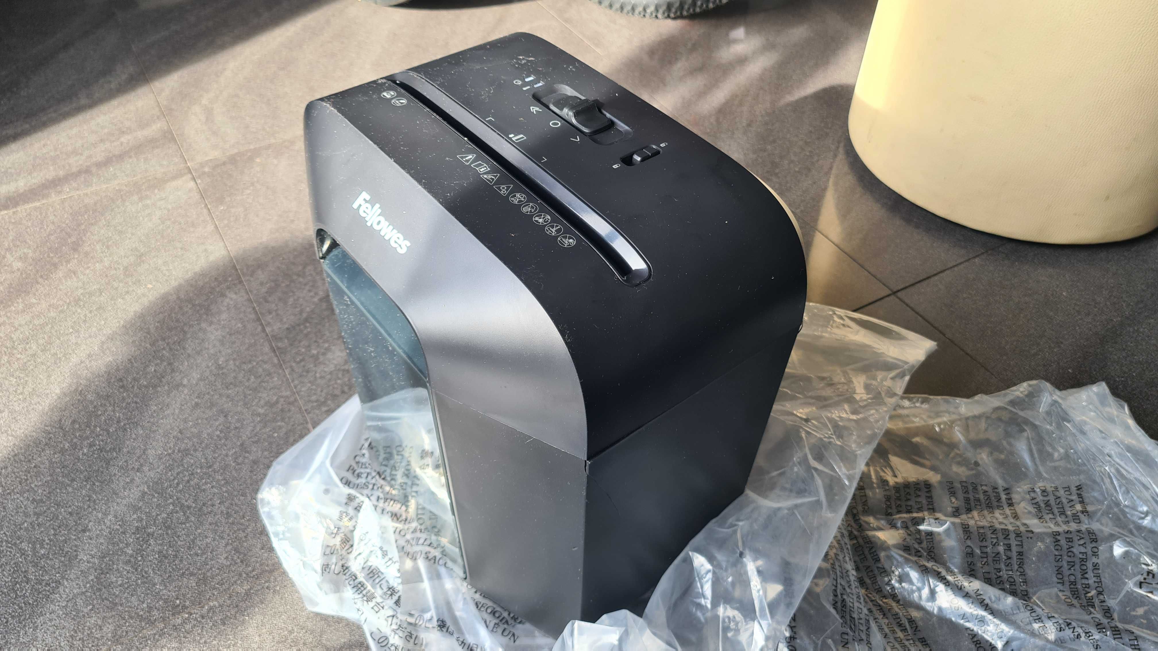 Niszczarka do papieru biurowa FELLOWES LX25