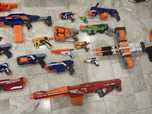 Zestaw NERF – 21 wyrzutni + 100+ strzałek + magazynki + kamizelki