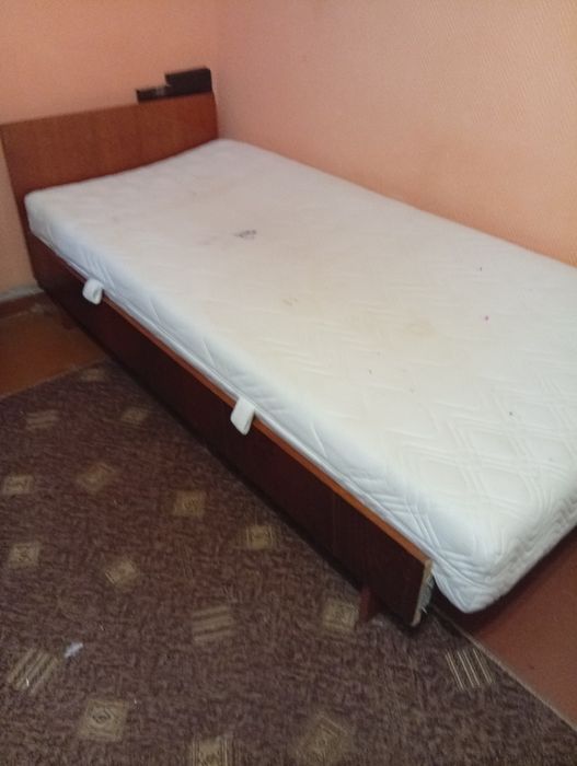 Ліжко  з матрасом б/в