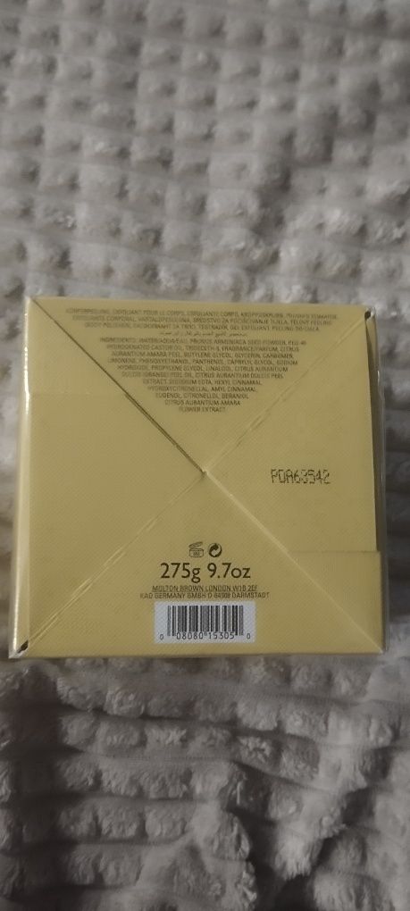 Molton Brown Orange & Bergamotka promienny peeling do ciała, 275 g