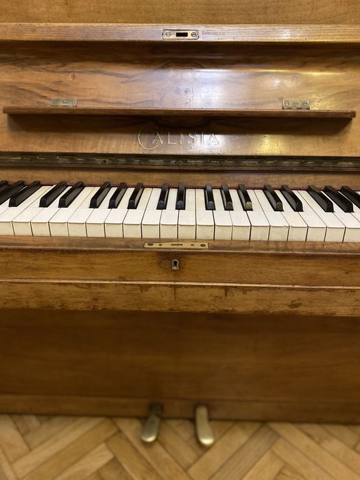 Pianino Calisia antyczne