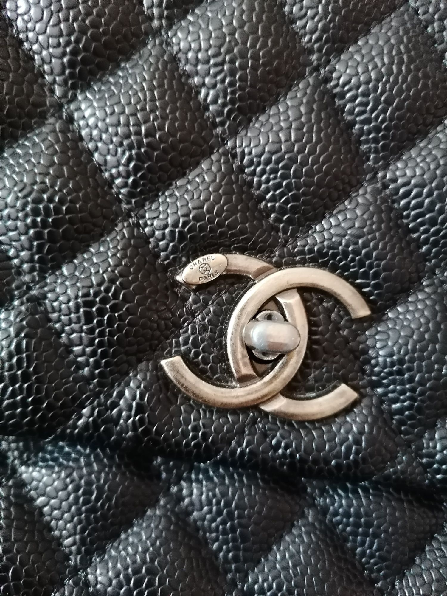 Chanel фирменная сумка.