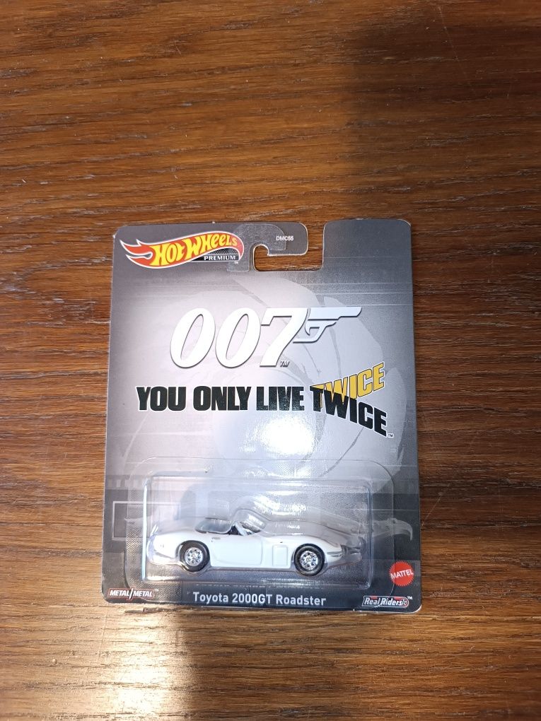 Toyota 2000GT Roadster 007 You Only Live Twice hot wheels