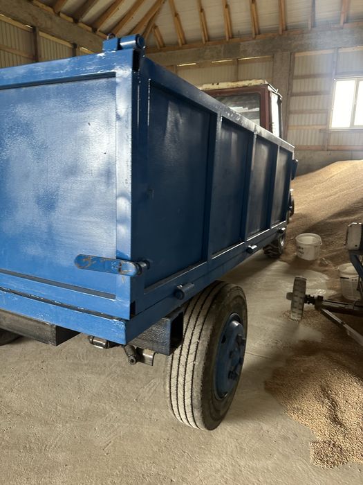 Прицеп до трактора хороший є багато чого іншого такош є і 2 осний