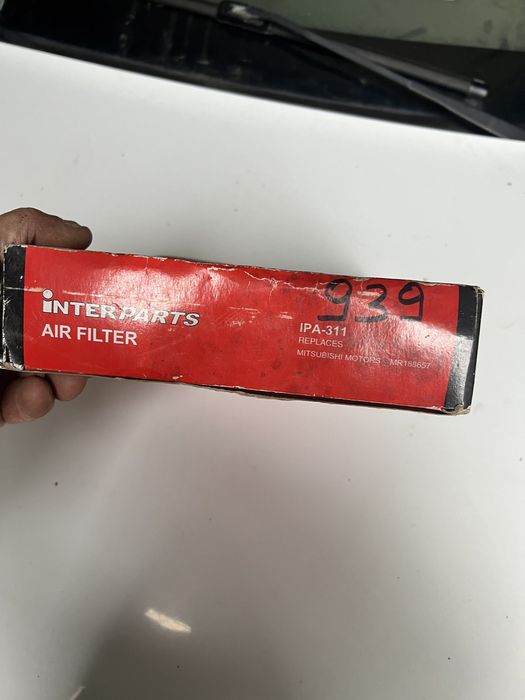 Воздушный  филтр mitsubishi -MR188657