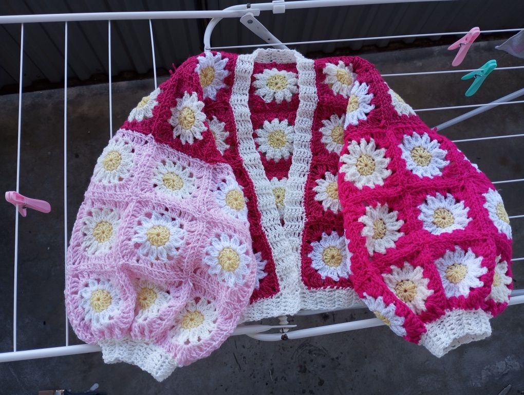 Różowy sweter krótki kardigan kwiaty vintage handmade