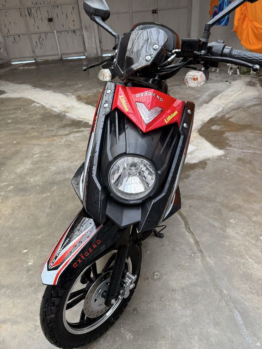 Motocicleta tipo scooter