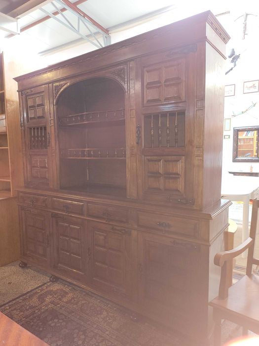 Móvel de sala em madeira trabalhada - Bom estado geral