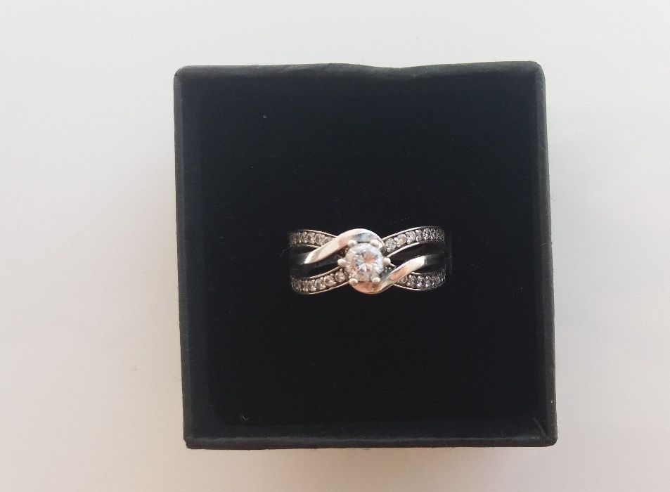 Кольцо серебряное 925проба,серебряное кольцо,серебро,кольцо с фианитом