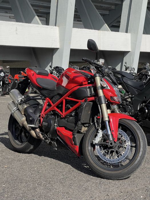 Ducati Streetfighter 848 como nova
