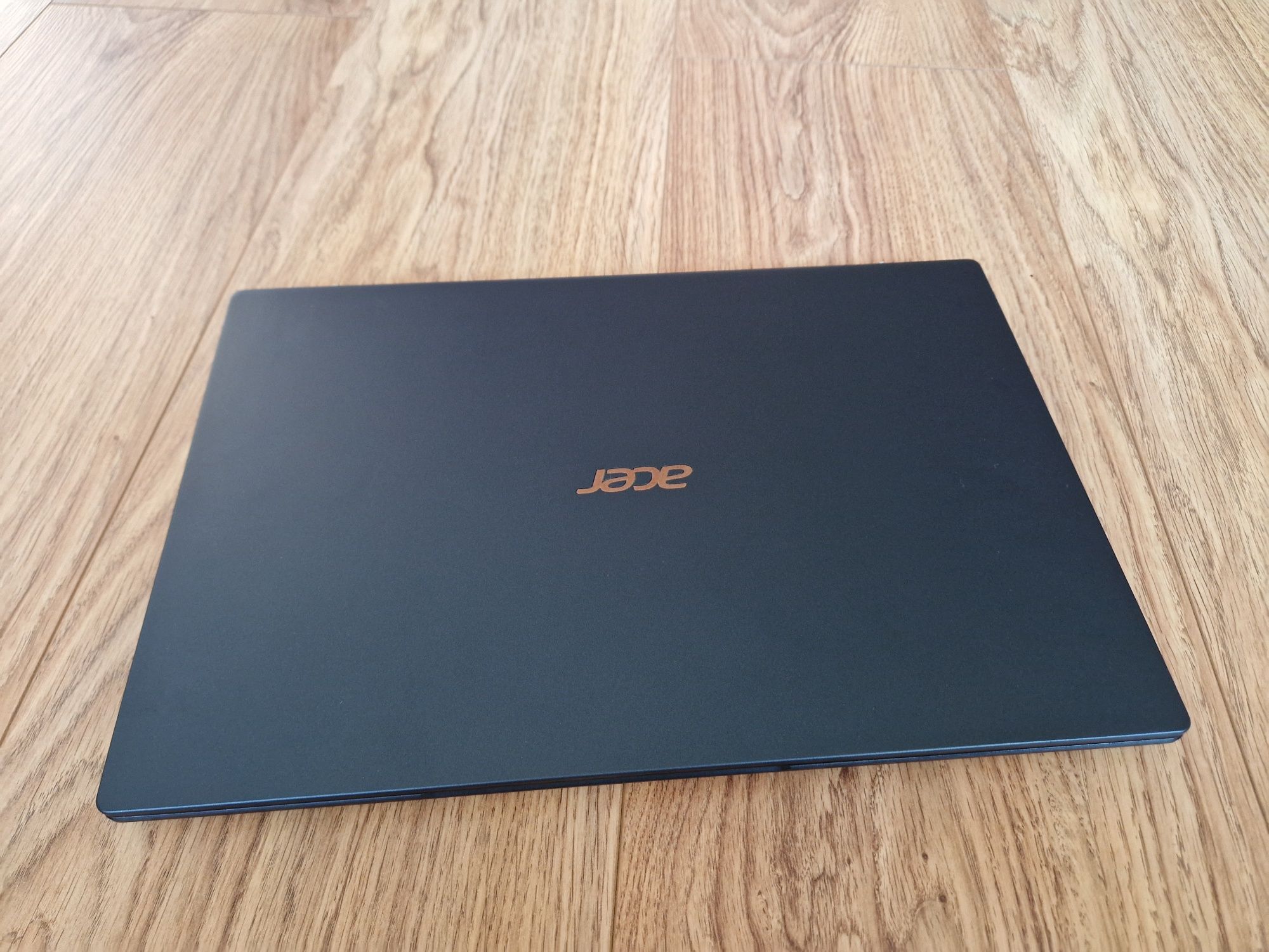 Laptop Acer Swift 5 (N19H3) dotykowy, bardzo dobry stan, nowa bateria