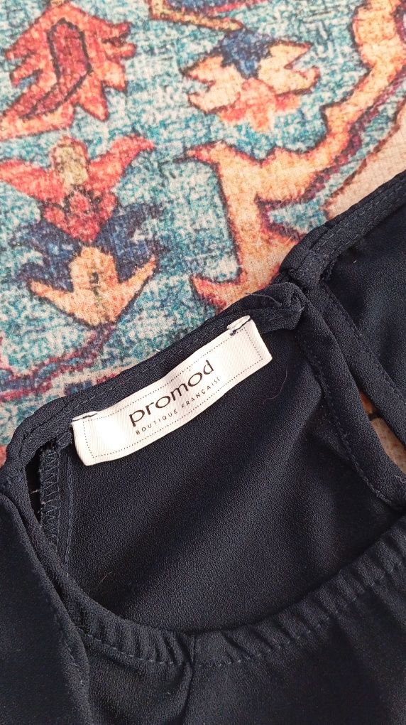 Granatowa bluzka Promod elegancka, z lekkimi falbanami r. 38