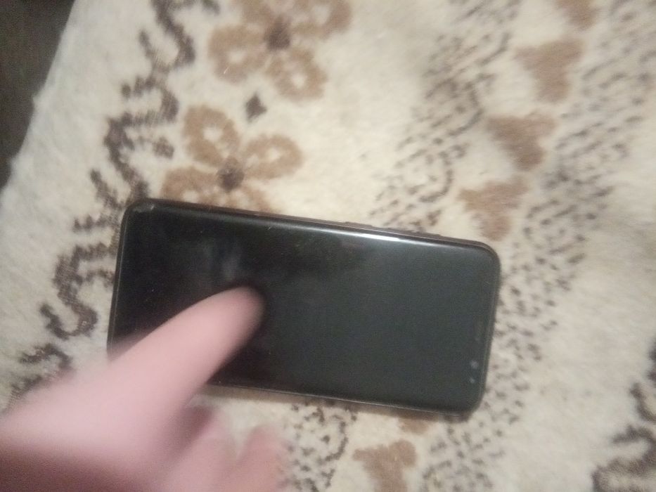 Продаю телефон.Самсунг S8+