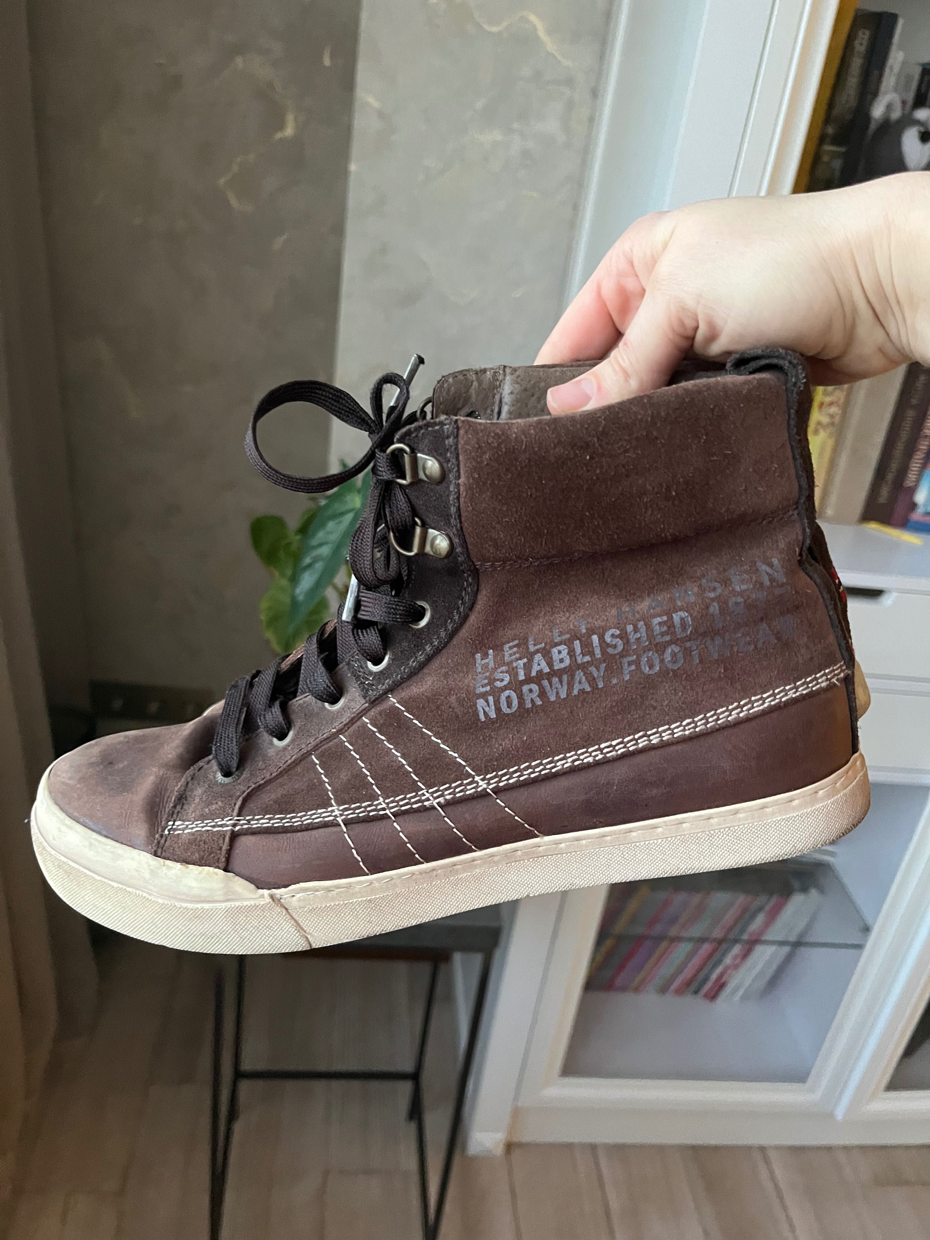 Шкіряні кеди від Helly Hansen