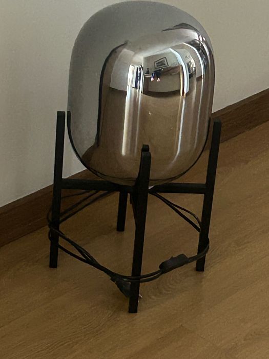 Candeeiro tipo Oda Lamp.