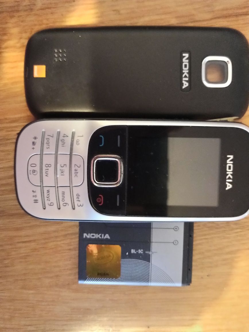 Nokia 2330 c-2 bateria+telefon