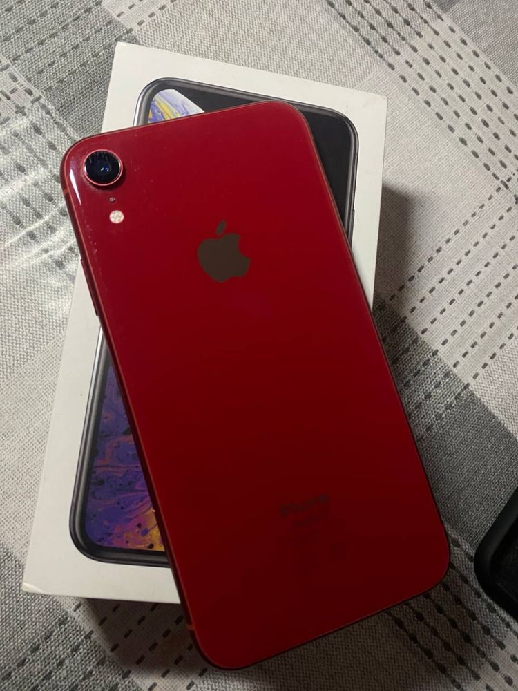 IPhone XR stan wizualny bardzo dobry