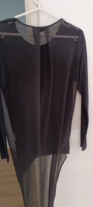 Camisola marca Ana Sousa preta transparente atrás. Tamanho S. Usada.