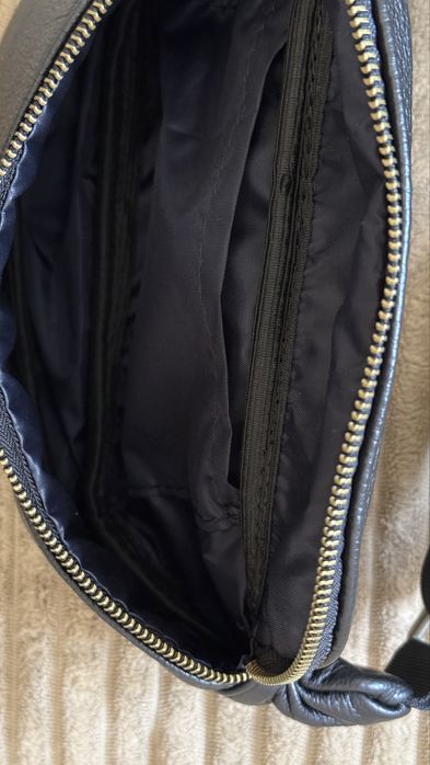 Шкіряна сумка бананка