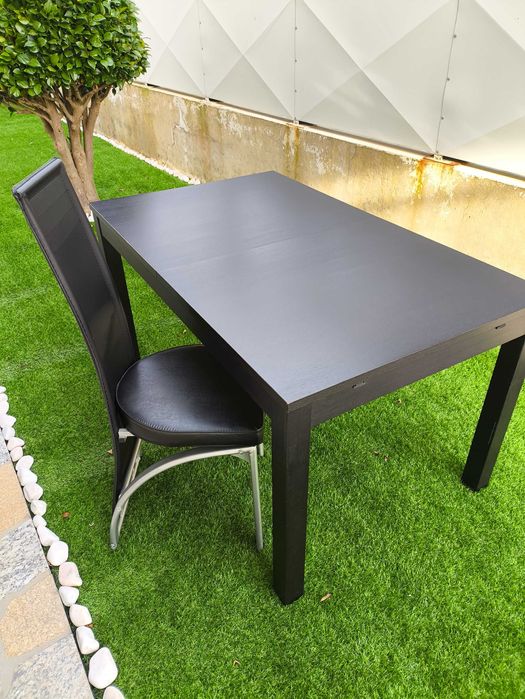 Mesa de Sala com 4 Cadeiras
