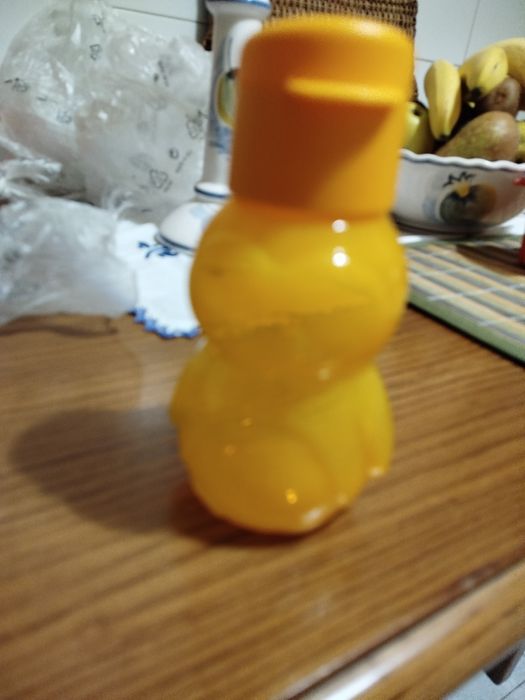 Garrafa tupperware pinguim