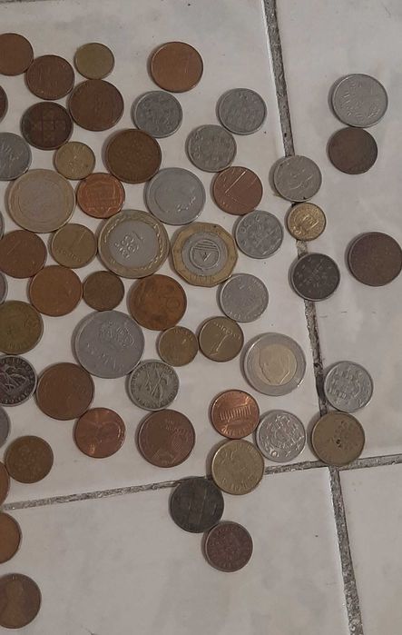 Moedas antigas portuguesas e estrangeiras